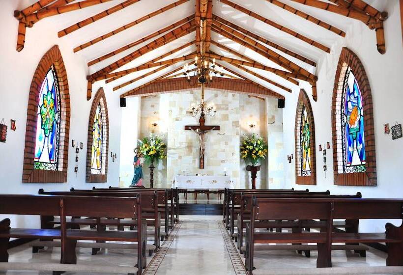 هتل Campestre Las Camelias