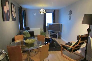 هتل Cheltenham Luxury Apartments