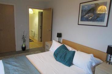 هتل Cheltenham Luxury Apartments