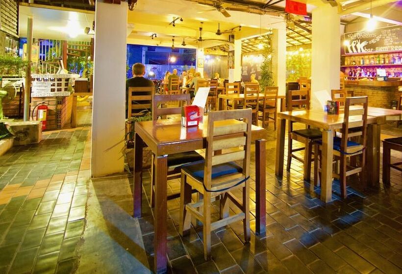 هتل Naga Angkor Hostel