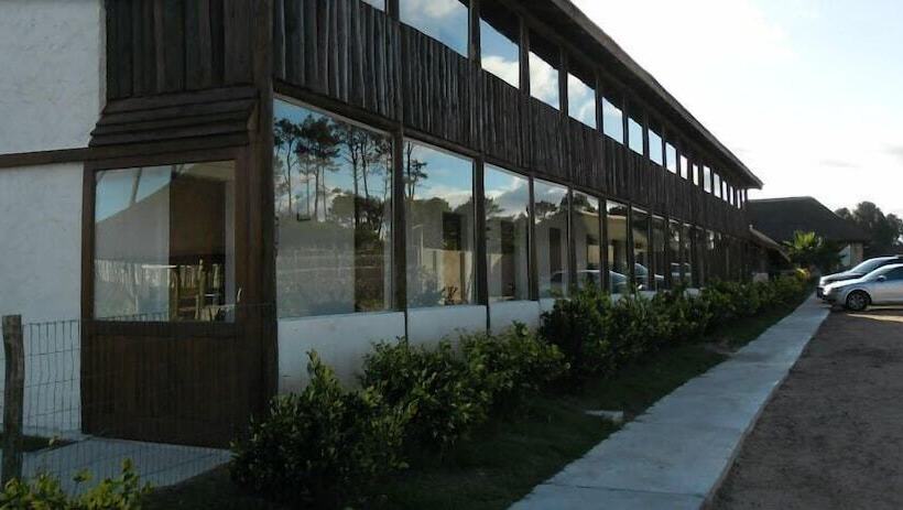 هتل Punta Del Este Arenas