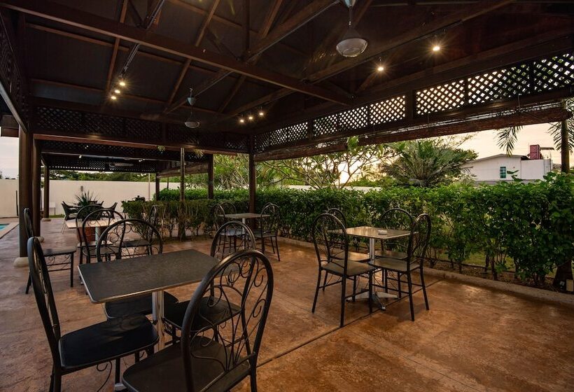 هتل Riverra Inn Langkawi