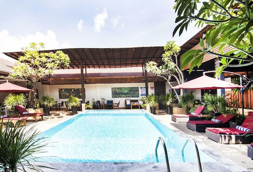 هتل Palette Telaga Terrace Boutique Resort