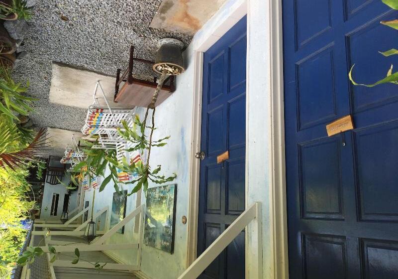 مُتل The Box Chalet