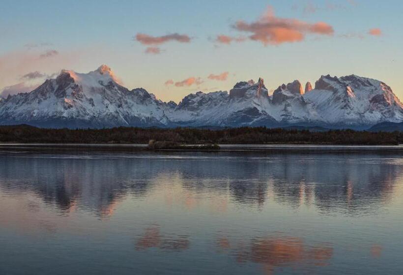 Río Serrano Hotel + Spa