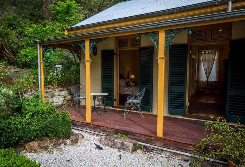 Tizzana Winery Bed And Breakfast