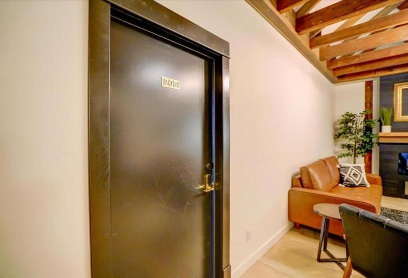 فندق صغير 205   Queen Suite