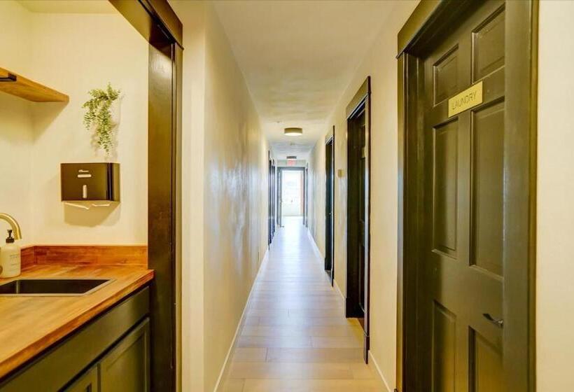 فندق صغير 205   Queen Suite