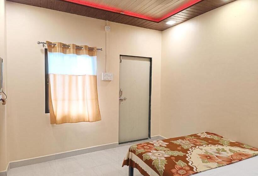 호텔 Shree Nivas Home Stay