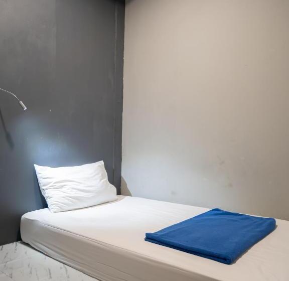 Leisure Hostel