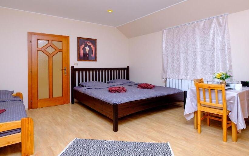 بنسيون Vila24 Levice