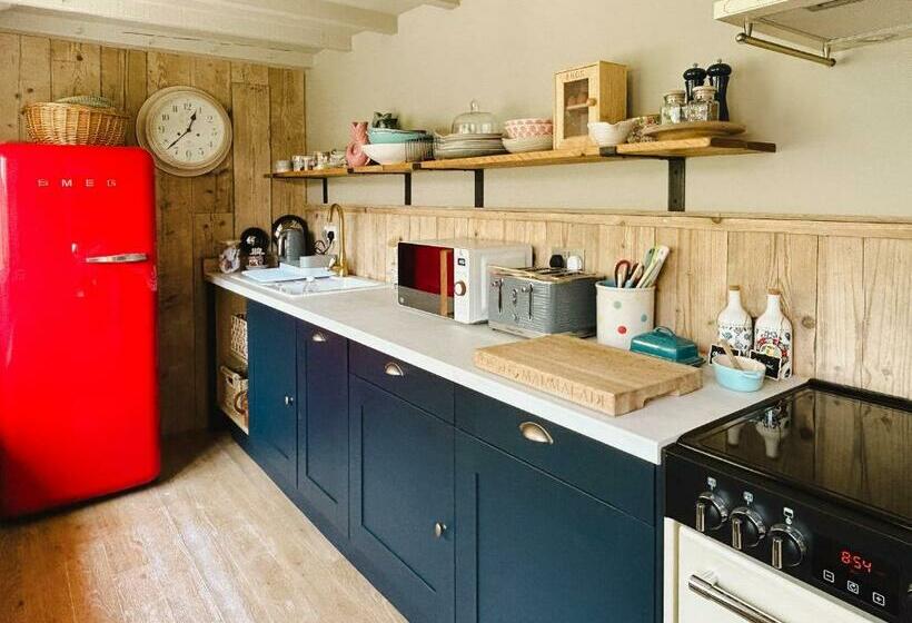 ベッドアンドブレックファースト Wellies & Waves