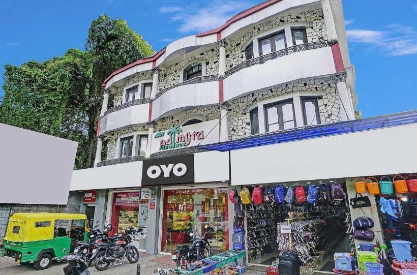 ホテル Oyo Flagship 81130 Palm Stay