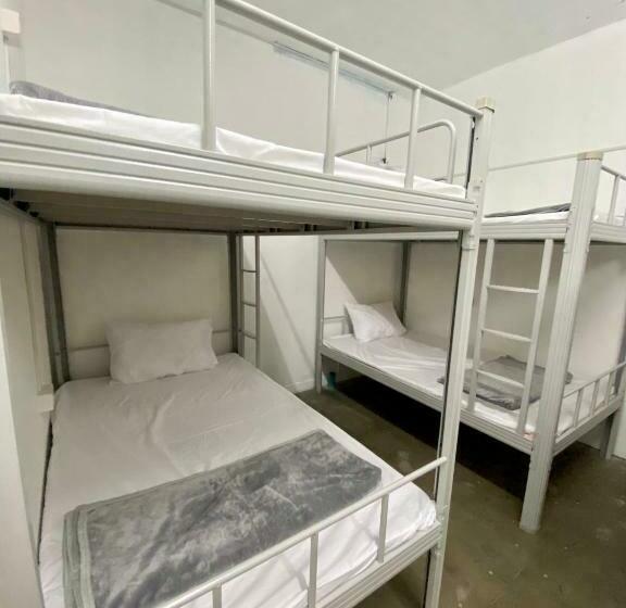 Uni Hostel