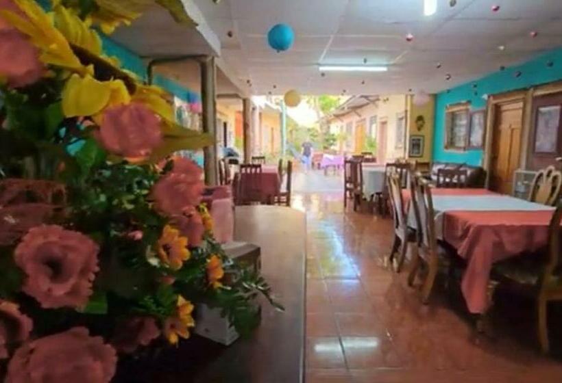 بنسيون Hostal Y Restaurante Posada Real