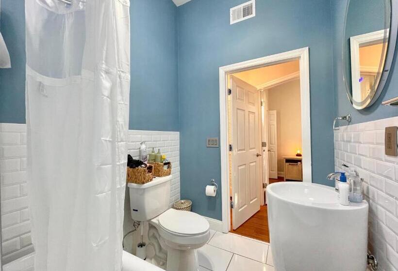 بنسيون Lovely Guesthouse In The Up And Coming Springfield