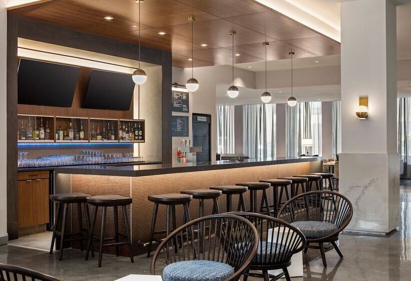 هتل Courtyard By Marriott St Paul Downtown