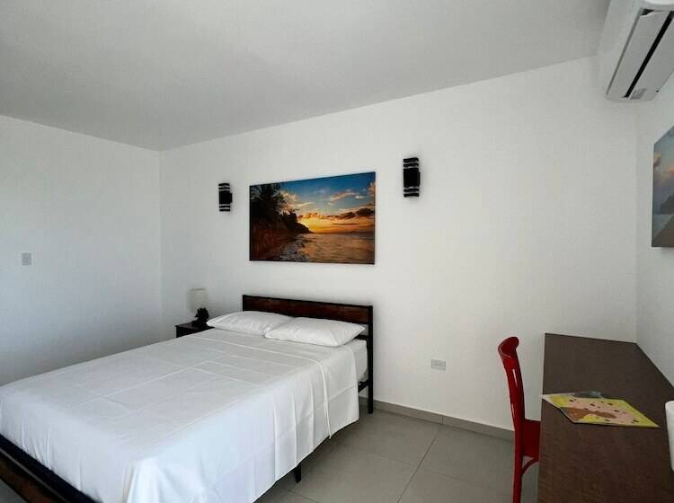 پانسیون Red Flamboyan Guesthouse And Restaurant