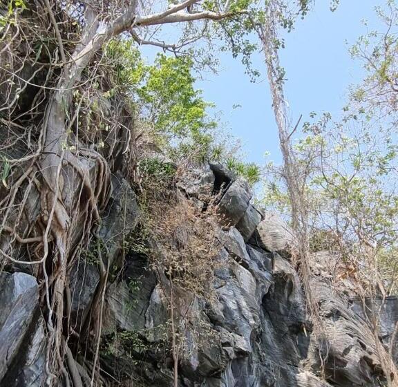 فندق صغير บ้านนางฟ้า เกาะสีชัง Baan Nangfa