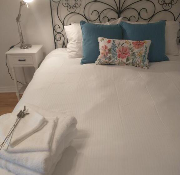 مبيت وإفطار By The Bay Lavender Villa