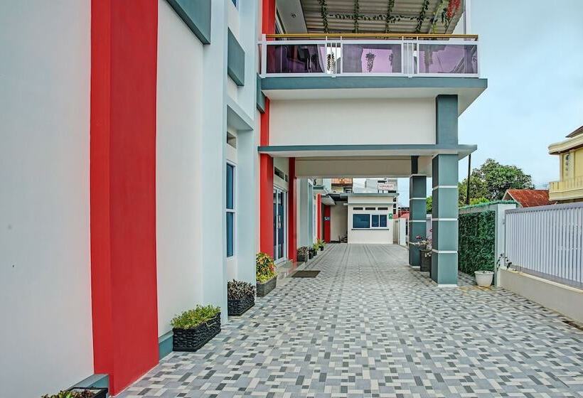 هتل Capital O 92417 Sawahan Residence Syariah