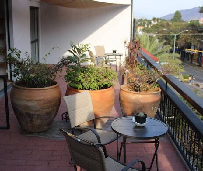 هتل Cozana Guest House