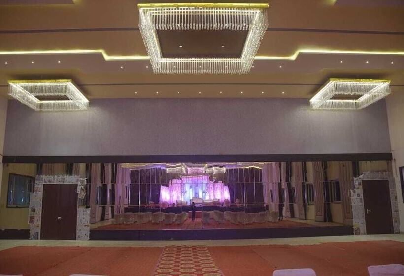 فندق Emperor Paradise