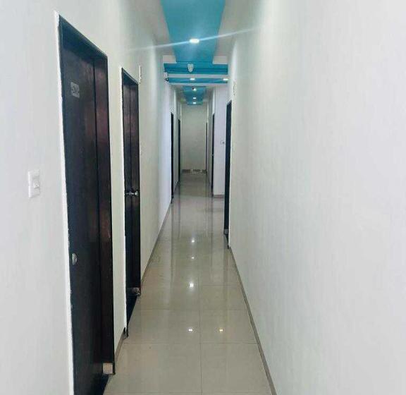 فندق Oyo Flagship 81100  Sai Lodging