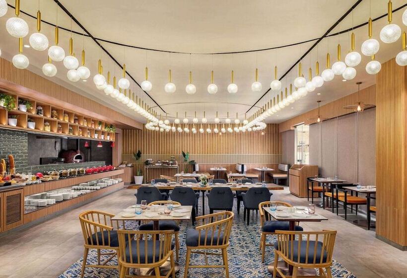 בית מלון כפרי Ramada Encore By Wyndham Indore Nipania