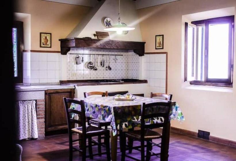فندق Agriturismo La Castellina