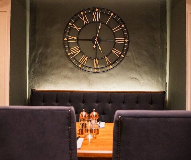 Отель The George Inn Wedmore