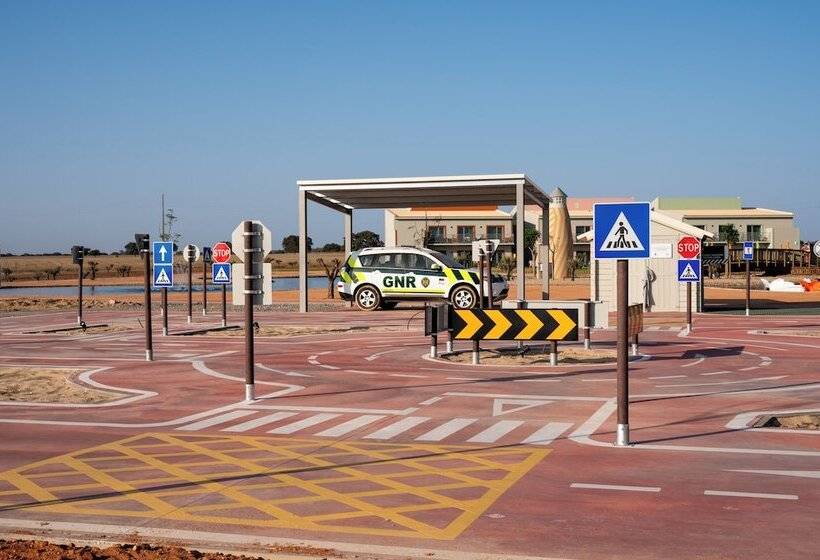 هتل Vila Gale Nep Kids