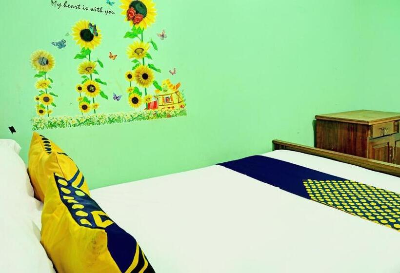 فندق Spot On 92400 Dhaha Penginapan House Syariah