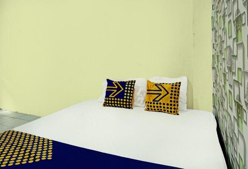 فندق Spot On 92400 Dhaha Penginapan House Syariah