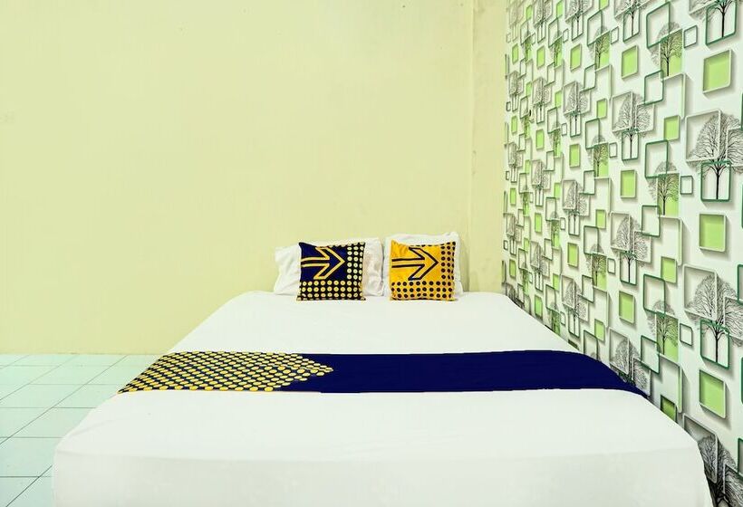 فندق Spot On 92400 Dhaha Penginapan House Syariah