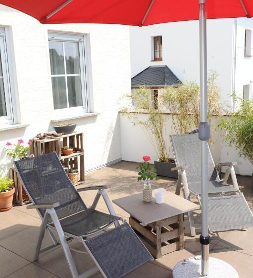 ペンション Weingut U. Gästehaus Becker