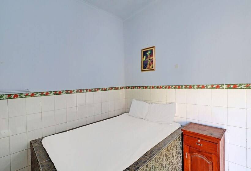 Spot On 92399 Hotel Sekar Jagat Near Pantai Baluk Rening