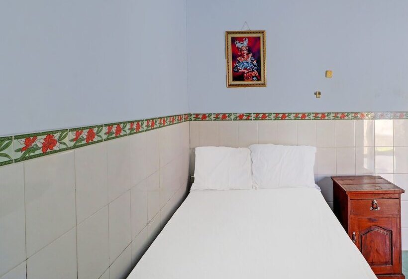 Spot On 92399 Hotel Sekar Jagat Near Pantai Baluk Rening