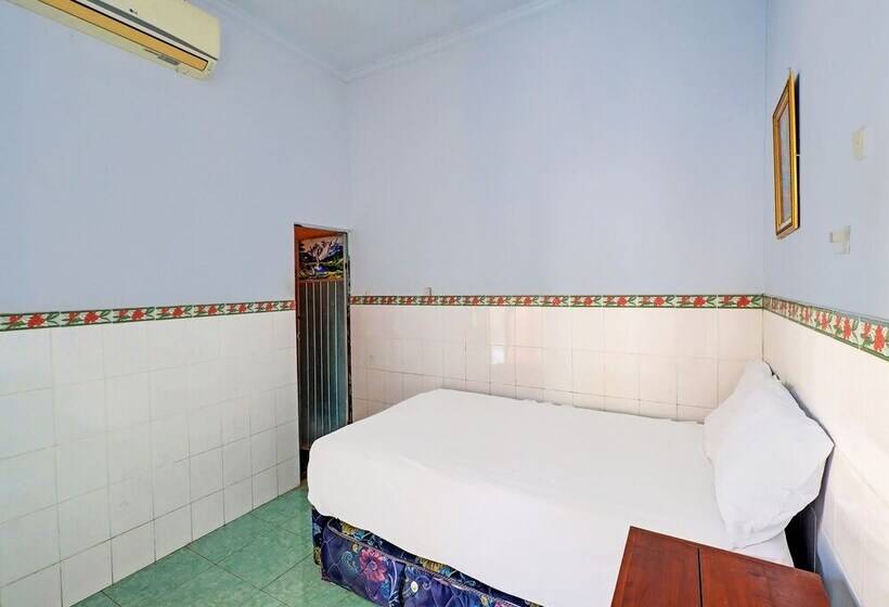 Spot On 92399 Hotel Sekar Jagat Near Pantai Baluk Rening