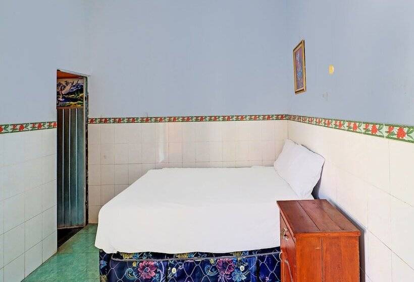 Spot On 92399 Hotel Sekar Jagat Near Pantai Baluk Rening