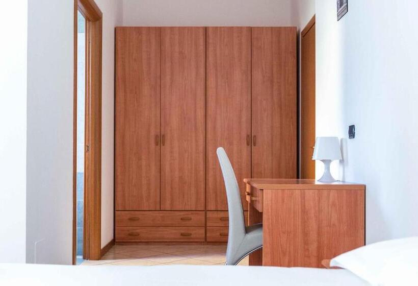Пансион Wayco Rooms