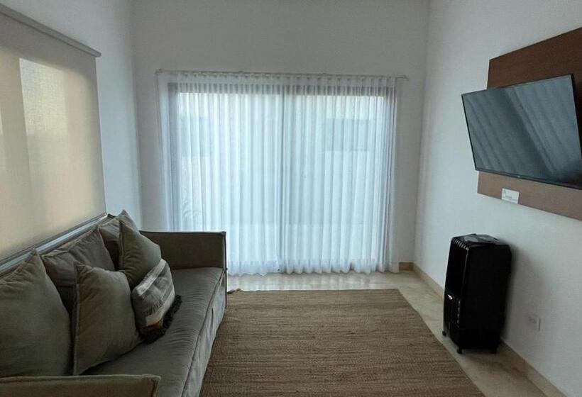 هتل Casalabastilla