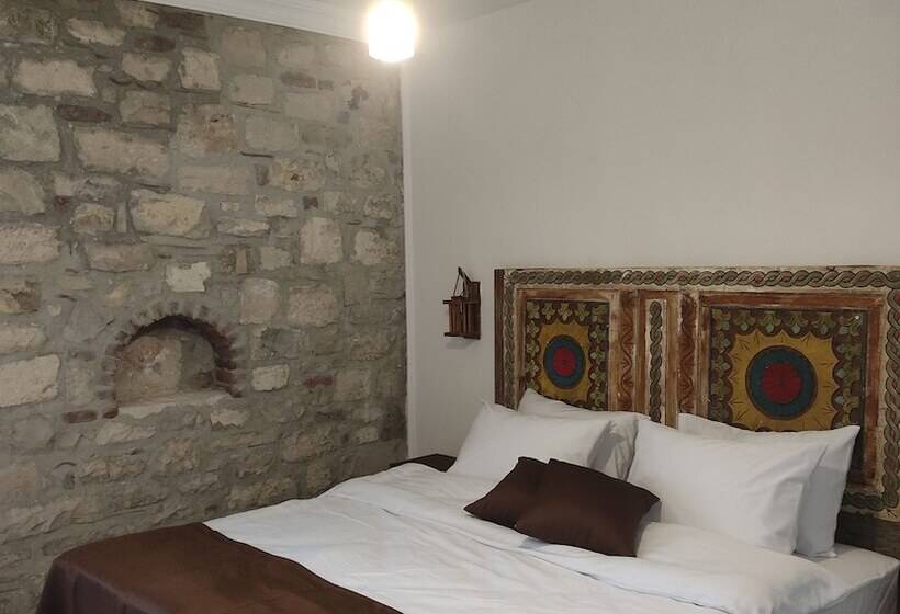 هتل Chakra Vourla