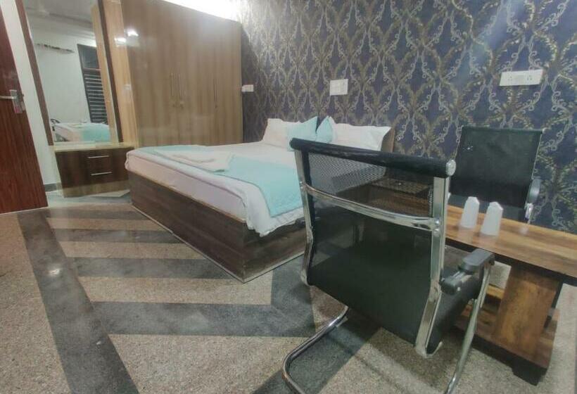 Hotelli Dev Residency