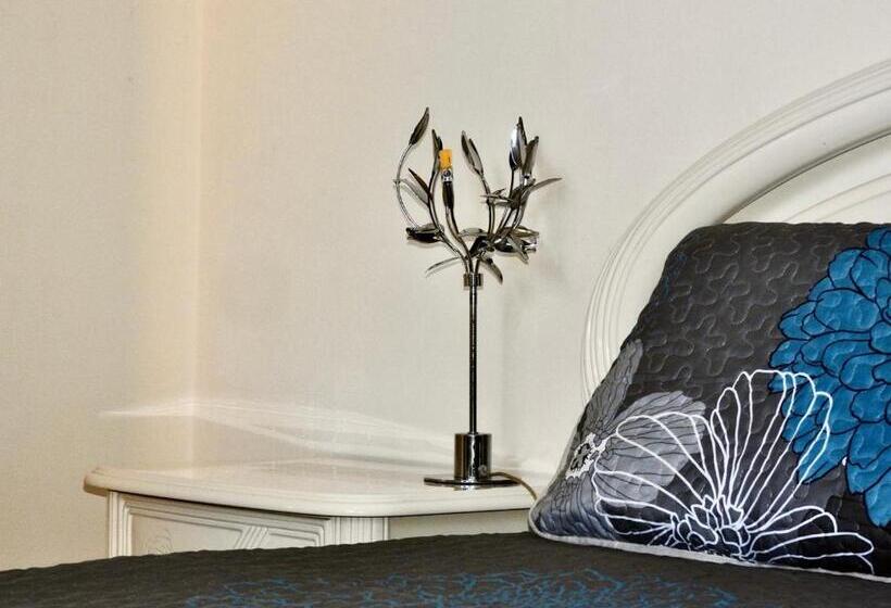 פנסיון Sole Tra I Pini   Foresteria Lombarda