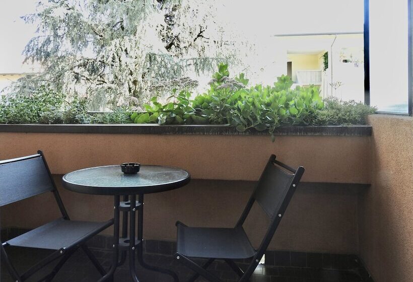 פנסיון Sole Tra I Pini   Foresteria Lombarda