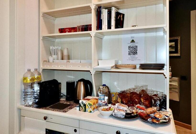 פנסיון Sole Tra I Pini   Foresteria Lombarda