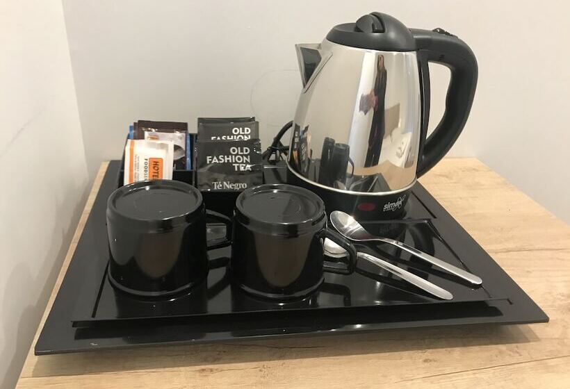 مسافرخانه AMC Granada