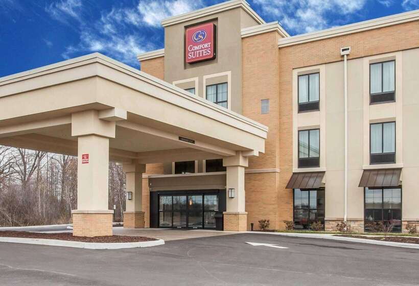בית מלון כפרי Comfort Suites Youngstown North