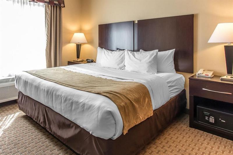 בית מלון כפרי Comfort Suites Youngstown North